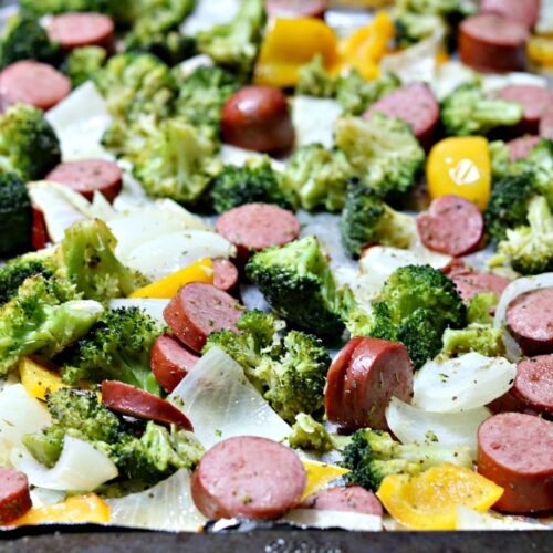 https://www.chocolateslopes.com/wp-content/uploads/2016/07/one.pan_.turkey.sausage-and-vegetables-500x500.jpg